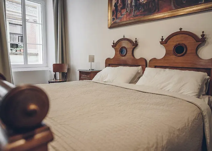 Feel Centre Apartment